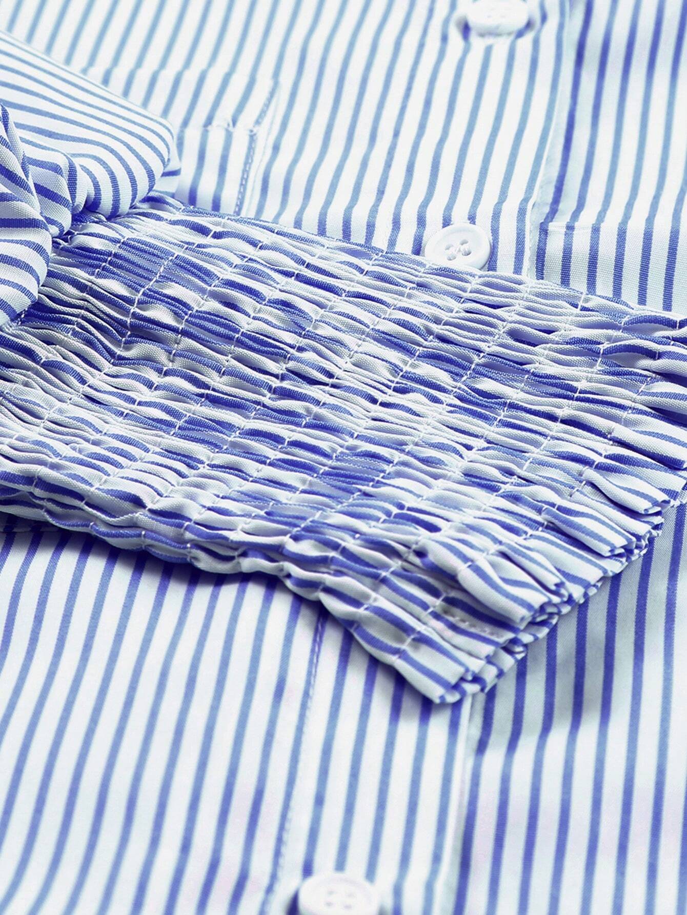 Middelmatig lang overhemd met gestreepte revers en oversized afhangende mouwen