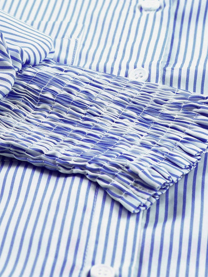 Middelmatig lang overhemd met gestreepte revers en oversized afhangende mouwen