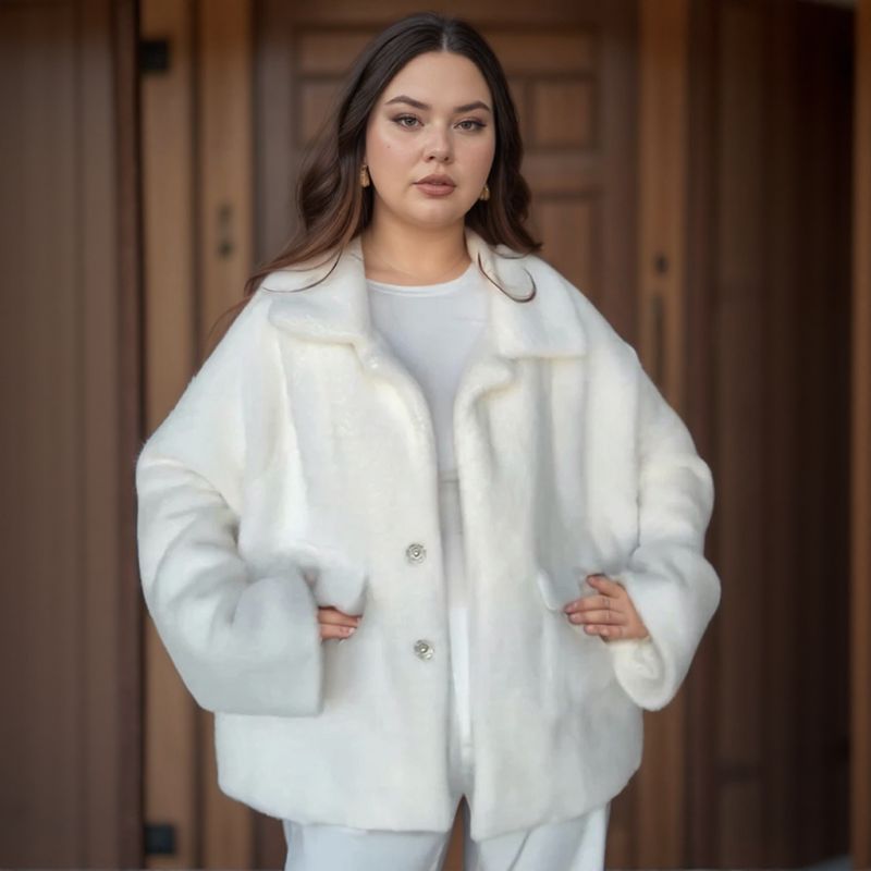 Aurora Plush™ Jas in Fluweelzacht Synthetisch Leer - Luxe en Warmte die je Omhullen!